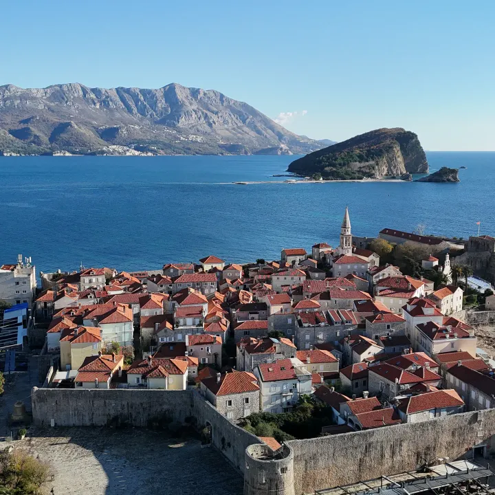 Citadela, The citadel walls and marina