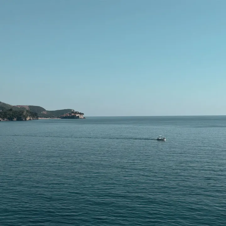 Kamenovo Beach, Toward sveti stefan