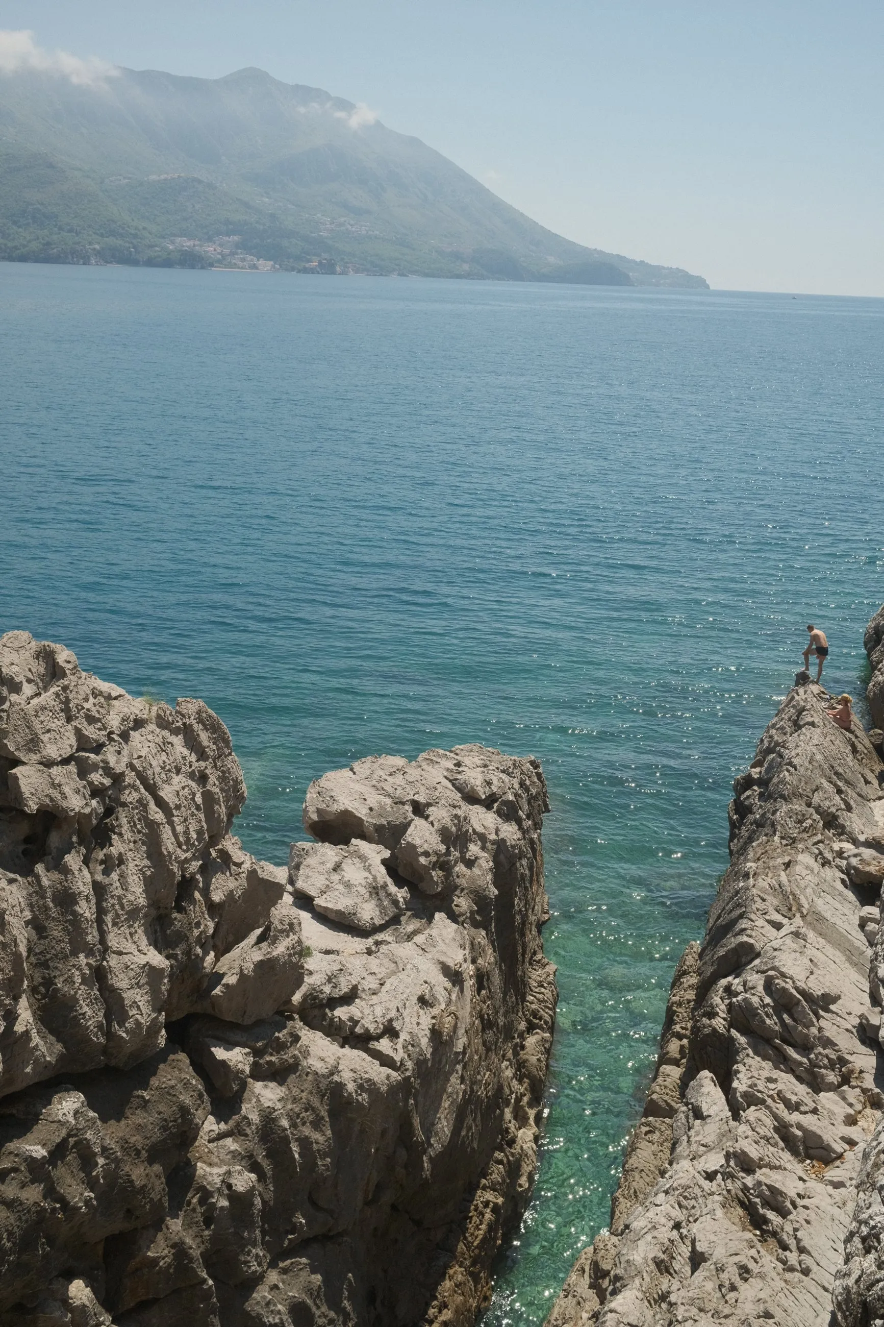 Bečići to Budva Coastal Walk, Cliffs and clear water